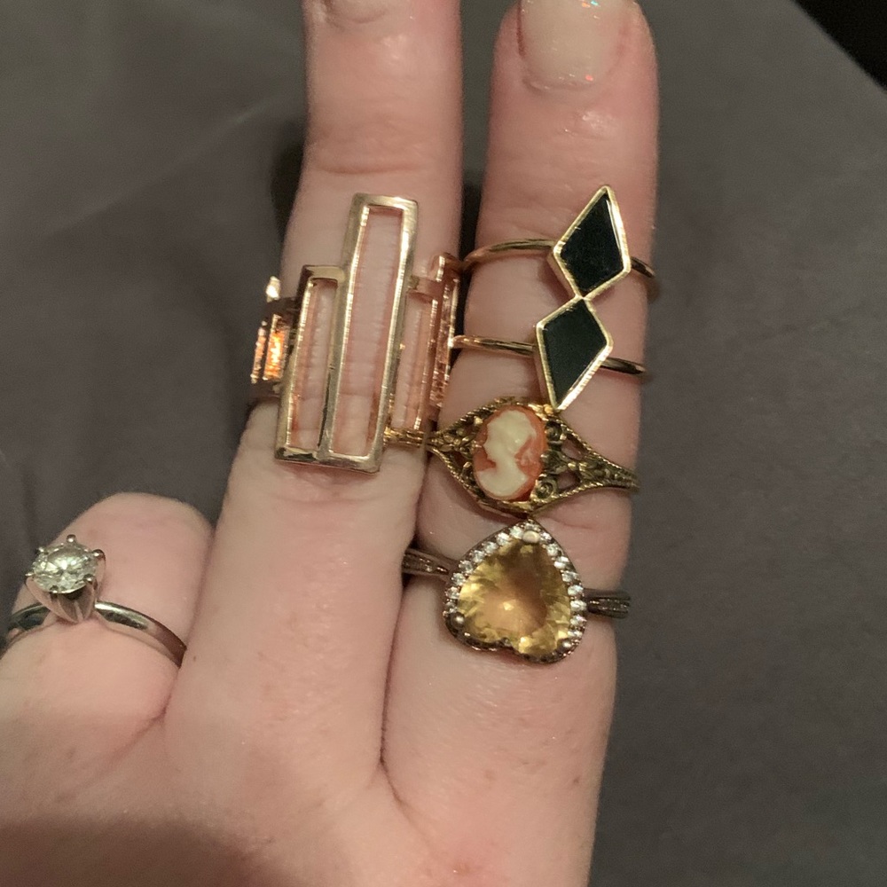 Random gold ring bundle